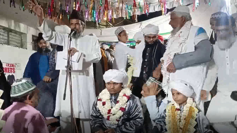 Delhi: दस्तारबंदी और पैग़ाम-ए-क़ुरान कॉन्फ्रेंस का आयोजन; संदेश को आम करने पर ज़ोर Delhi: दस्तारबंदी और पैग़ाम-ए-क़ुरान कॉन्फ्रेंस का आयोजन; संदेश को आम करने पर ज़ोर