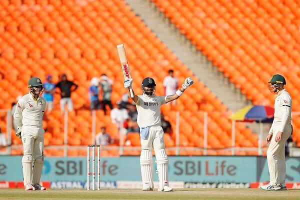 IND vs AUS: गिल का टेस्ट में दूसरा शतक, लंबे समय बाद कोहली ने जड़ी फिफ्टी