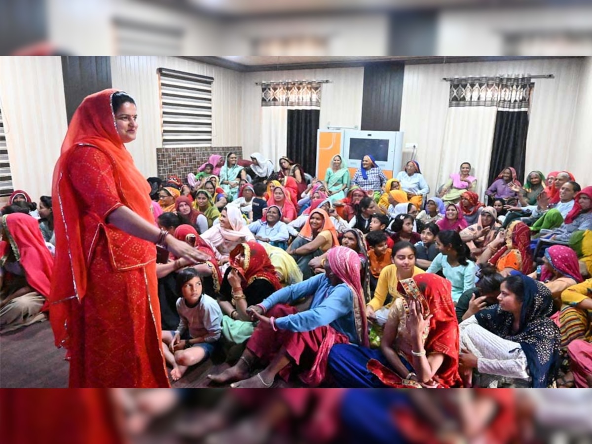 कौन है राजस्थान की हॉकी वाली सरपंच नीरू यादव, चूड़ा प्रथा को इस तरह दे रही हैं चुनौती