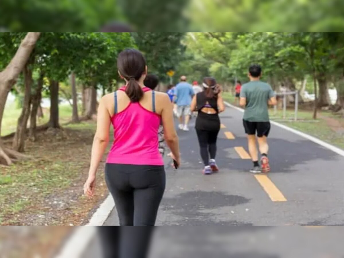 Walking Benefits: वजन घटाने के लिए सबसे बेस्ट है हर दिन चलना, जानें चलने के अनगिनत लाभ