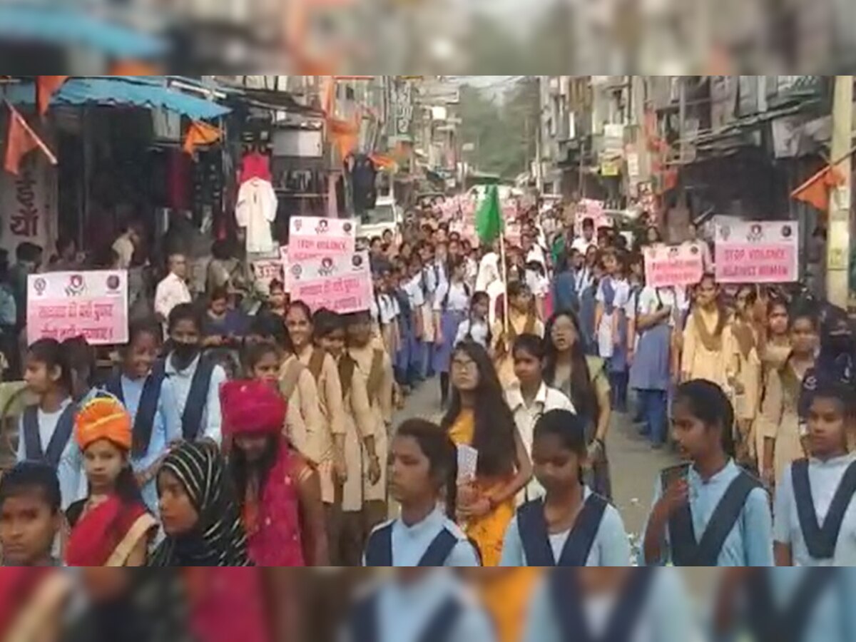 कोटा के रामगंजमंडी में पुलिस ने चलाया महिलाओं से हिंसा के खिलाफ अभियान, निकाली रैली