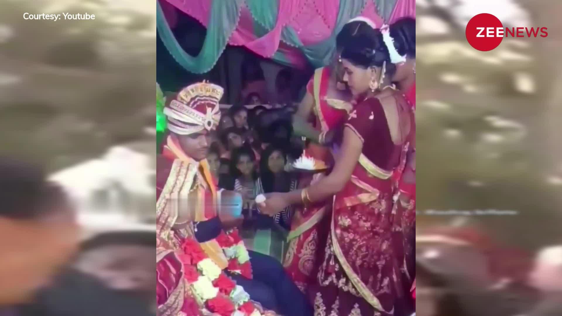 Jija Sali Hot Viral Video In Wedding In Front Of Sister Gone Viral Dulha Dulhan Funny Jija 2848