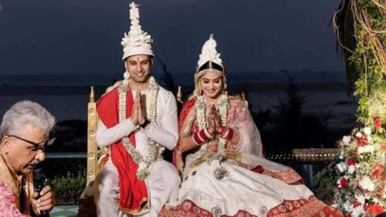 पहले बंगाली रीति रिवाज से हुई कृष्णा मुखर्जी की शादी, बाद में बनीं पारसी दुल्हन