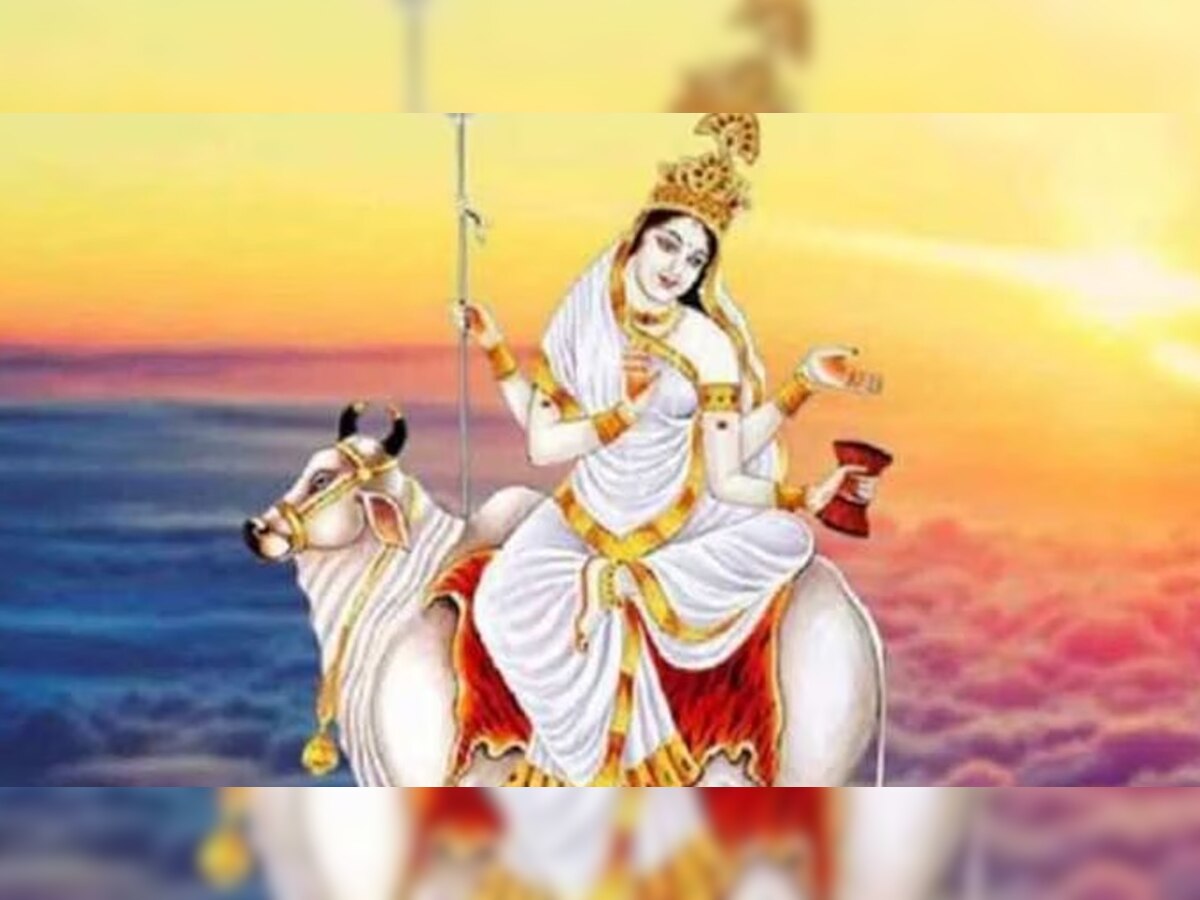 Chaitra नवरात्रि के पहले दिन मां शैलपुत्री की इस विधि से पूजा कर पा सकते हैं कृपा