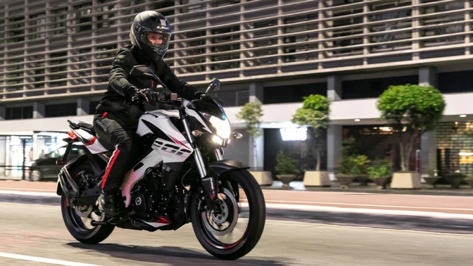 New Bajaj Pulsar NS160 and NS200 launch price features and Mileage । Bajaj नॠà¤à¥à¤ªà¤à¥ सॠलà¥à¤¨à¥à¤ à¤à¤°