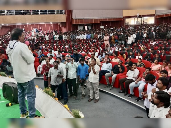 राम गोपाल वर्मा को 37 साल बाद मिली इंजीनियर की डिग्री; द्रौपदी मुर्मू को लेकर दिया था बयान