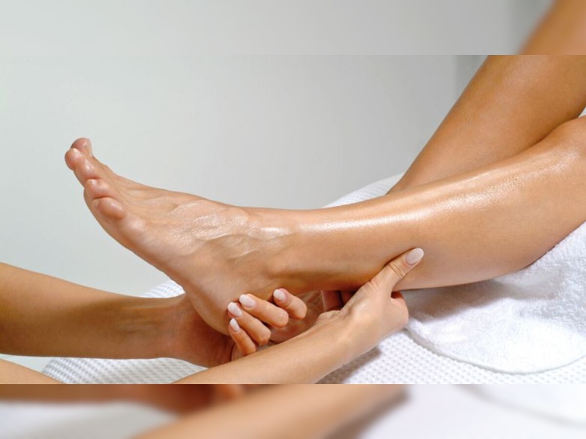 Foot Massage Benefits: सिर्फ दर्द होने पर ही नहीं रोजाना करें पैरों की मालिश, हड्डियां रहेंगी मजबूत