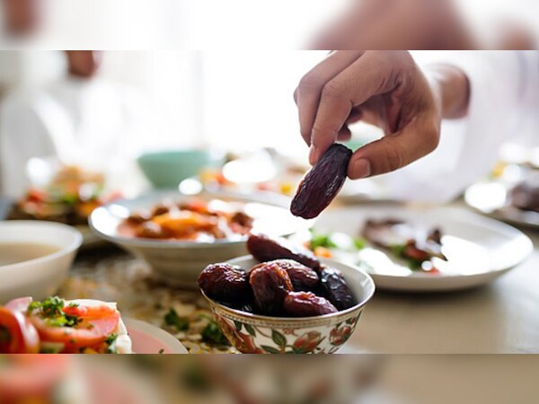 Ramadan 2023: इफ्तार और सेहरी करते वक्त रखें इन बातों का ख्याल, थकान और प्यास से मिलेगी निजात