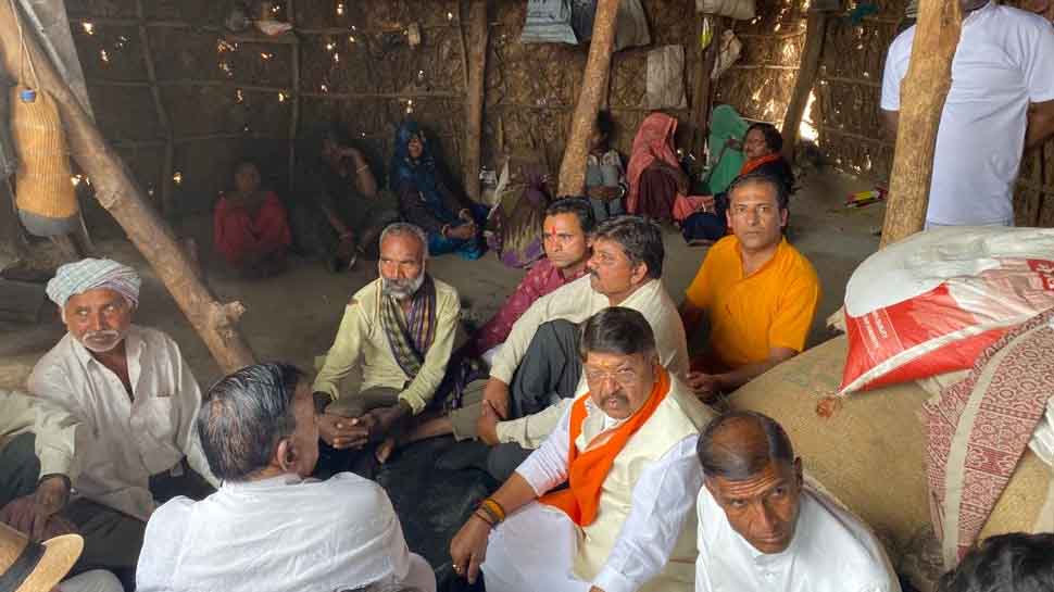 महू गोलीकांड: मृतक के घर पहुंचे कैलाश विजयवर्गीय, पुलिस फायरिंग को लेकर दिया बड़ा बयान
