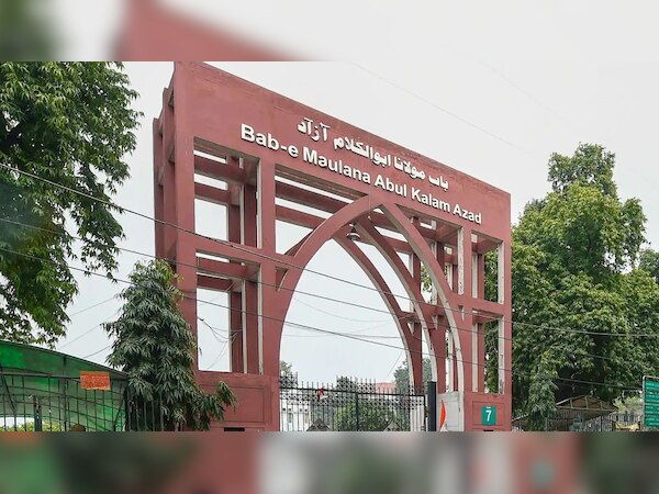 जामिया के फैसले से नाराज छात्र, CUET के तहत दाखिला नहीं दिए जाने पर प्रदर्शन