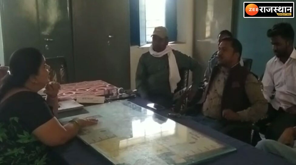 Udaipur: पढ़ाई में कमजोर छात्रा का प्रधानाध्यापिका ने रोका प्रवेश पत्र, अंग्रेजी का एग्जाम नहीं दे पाई छात्रा