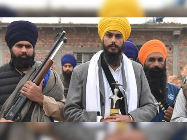 Punjab Internet Shutdown: पंजाब में बंद हुआ इंटरनेट, अभी भी लापता है अमृतपाल