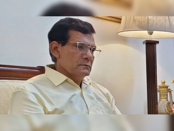 UP: बिजली कर्मचारियों ने खत्म की हड़ताल, ऊर्जा मंत्री से बातचीत के बाद वापस लिया फैसला