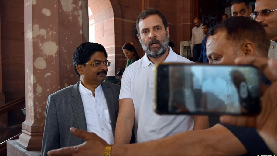 राहुल गांधी ने 'महिलाओं के उत्पीड़न' मामले में पुलिस को दिया हैरान करने वाला जवाब