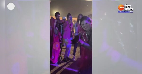 Desi Bhabhi Viral dance video won hearts with expression this viral ...