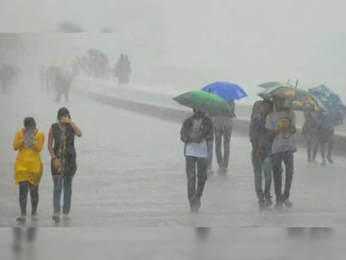 Rain Alert in UP : यूपी के इन जिलों में ओले के साथ बुसीबत की बारिश, आने वाले कुछ घंटे पड़ेंगे और भारी, मौसम विभाग ने अचानक जारी किया रेड अलर्ट  