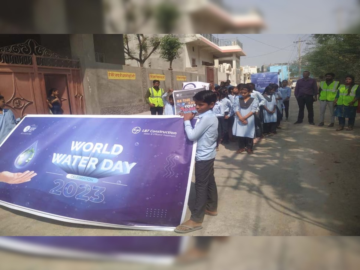 Sikar: विश्व जल दिवस पर बच्चों ने निकाली जागरूकता रैली, सीकर में ड्राइंग बनाकर दिया जल संरक्षण का संदेश