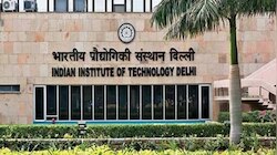 QS Rankings: इंजीनियरिंग की पढ़ाई में दुनिया के शीर्ष 50 संस्थानों में IIT-Delhi