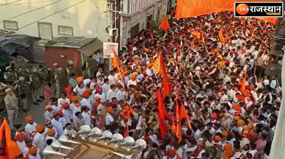 udaipur news grand saffron procession thousands of people together