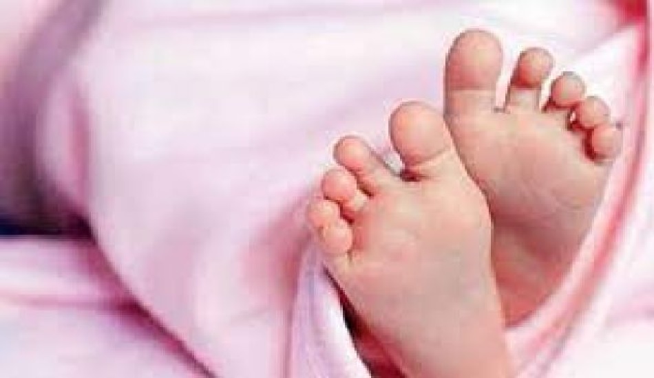 पुलिसकर्मियों के पैरों से कुचलकर हुई नवजात शिशु की मौत, CM हेमंत ने दिए जांच के आदेश दिए