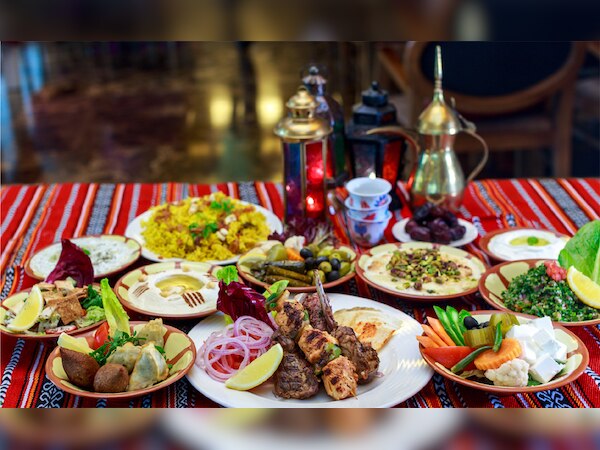 Ramadan 2023: रमज़ान में सेहरी-इफ्तार करते वक्त रखें इन बातों का खयाल, वर्ना हो सकती है दिक्कत