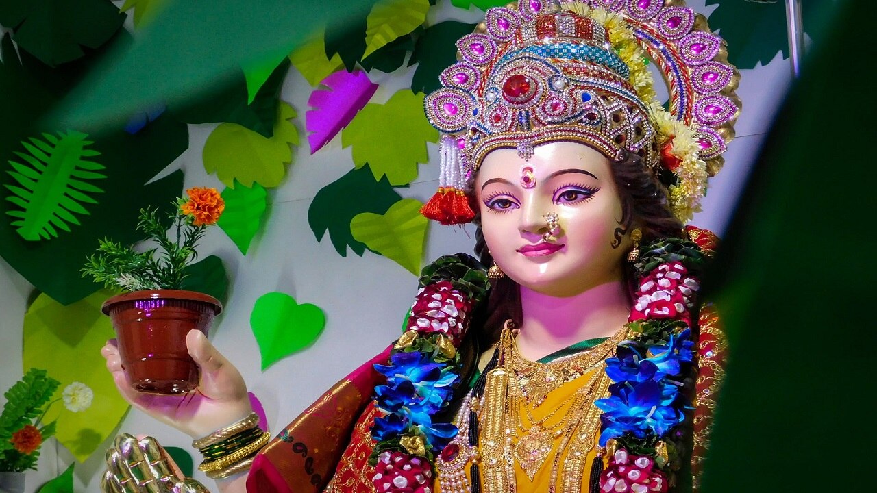 Chaitra Navratri 2023 Day 2: चैत्र नवरात्रि के दूसरे दिन मां ब्रह्मचारिणी की पूजा, जानें आज का विषेश उपाय