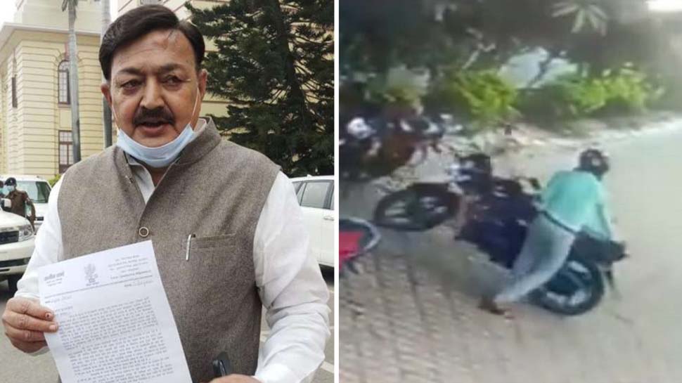 भागलपुर में अजीत शर्मा के घर के बाहर बाइक चोरी करता युवक भागलपुर में अजीत शर्मा के घर के बाहर बाइक चोरी करता युवक