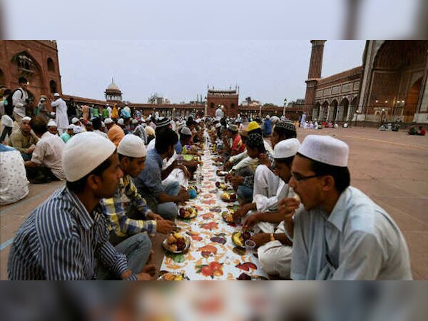 किसी मुल्क में 12 तो कहीं 17 घंटे, क्यों अलग-अलग है रोज़े रखने का दौरानिया