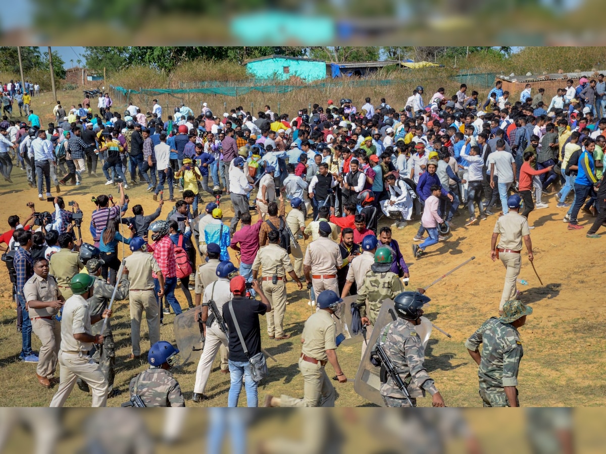 Jharkhand: रांची में डोमिसाइल नीति के खिलाफ विरोध, पुलिस ने दागे आंसू गोले