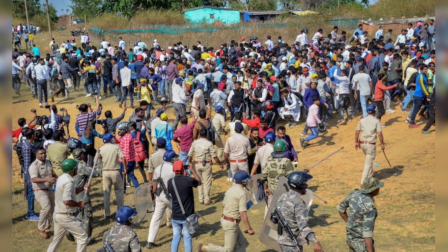Jharkhand: रांची में डोमिसाइल नीति के खिलाफ विरोध, पुलिस ने दागे आंसू गोले