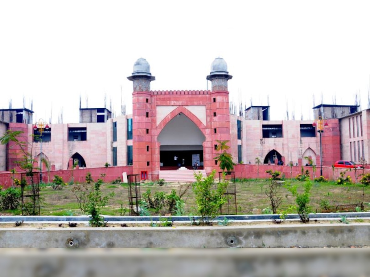 ख्वाजा मोइनुद्दीन चिश्ती भाषा विश्वविद्यालय में इफ्तारी की मांग, मंजूरी न मिलने पर छात्रों ने काटा बवाल