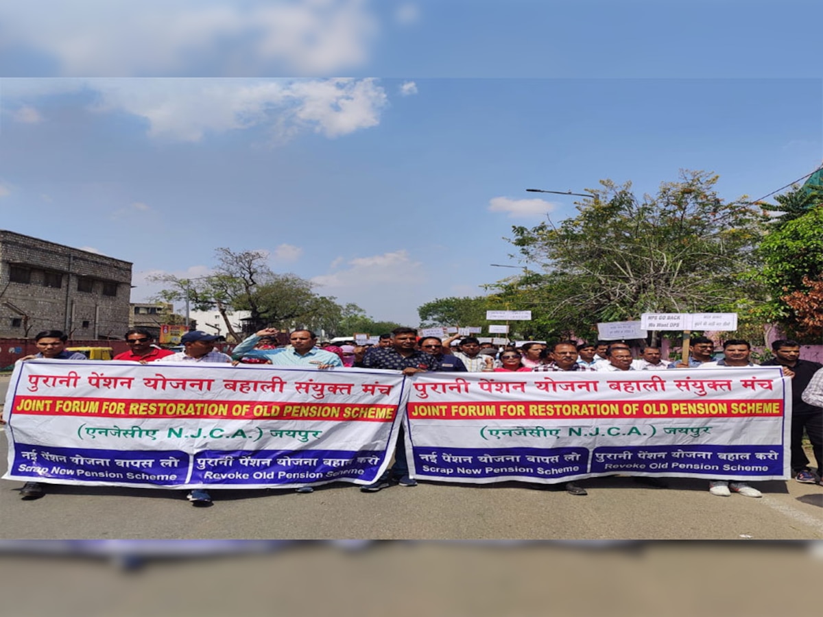 रेलवे कर्मचारियों की मांग पर मोदी सरकार का बड़ा फैसला, निर्मला सीतारमण की बनाई कमेटी देगी तोहफा