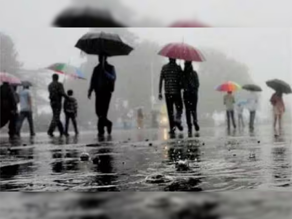 Delhi Weather Update: दिल्ली में बारिश ने बदला मौसम का मिजाज, IMD ने जारी किया अलर्ट