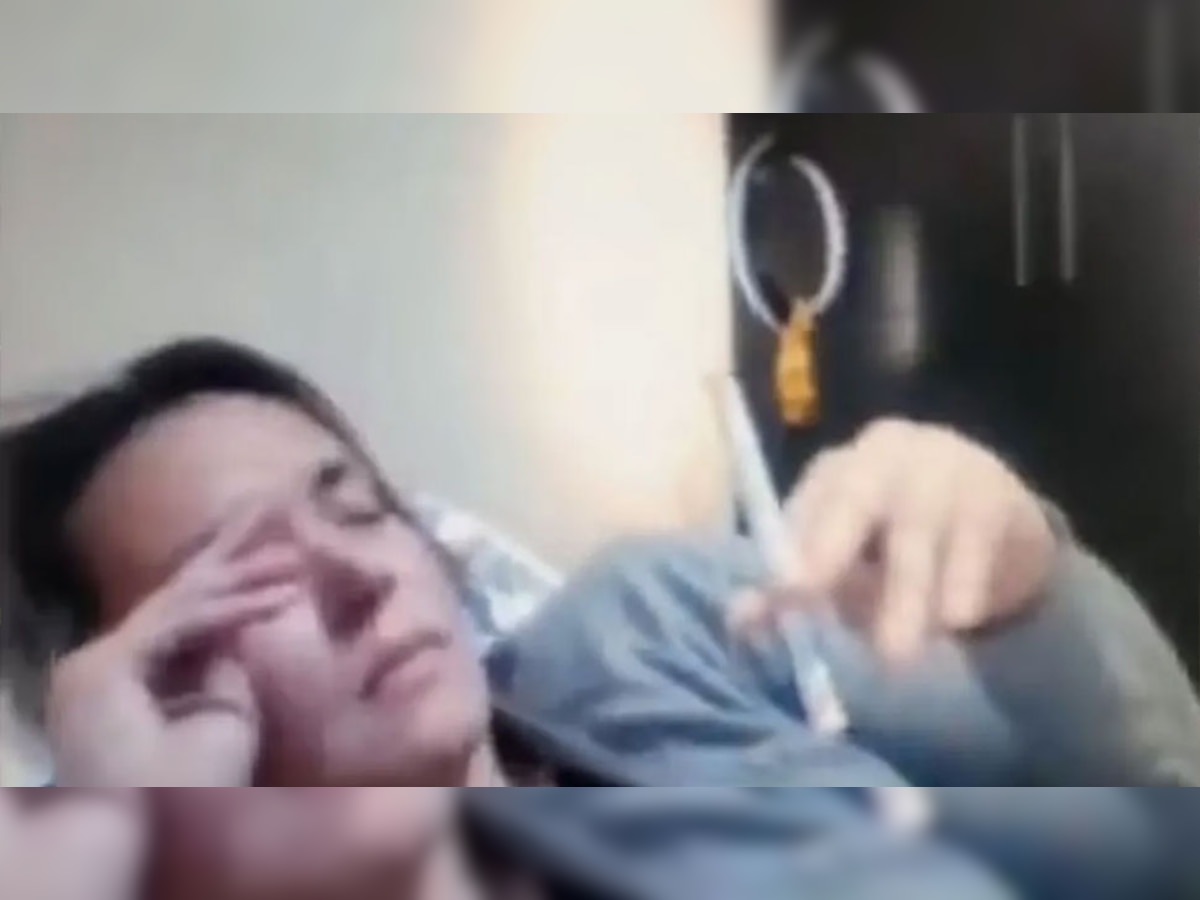 Colombia: सुनवाई के दौरान बिस्तर पर थीं जज, फिर अचानक इस हालत में हो गईं LIVE; वायरल हुआ वीडियो 