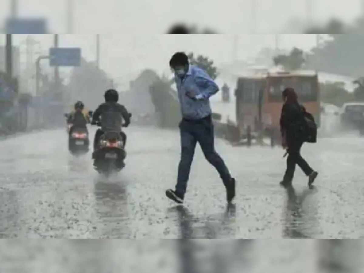 UP Weather LIVE update:यूपी के अलग-अलग शहरों में बारिश का अनुमान, कुछ जगहों में तेज हवाओं के साथ पड़ेंगे ओले