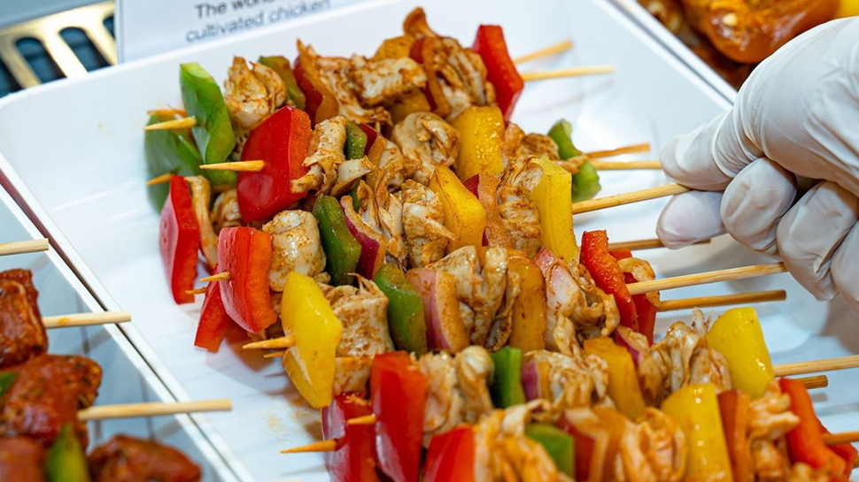 प्रयोगशाला में बने गोश्त को मिली मंजूरी, बिना जानवर को मारे खा सकेंगे गोश्त प्रयोगशाला में बने गोश्त को मिली मंजूरी, बिना जानवर को मारे खा सकेंगे गोश्त