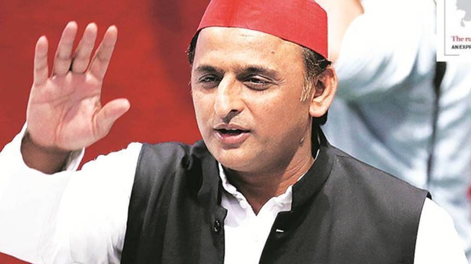 'गाड़ी कैसे पलटी थी सब रिकॉर्ड में है, अतीक अहमद को यूपी लाए जाने के बीच बोले अखिलेश यादव