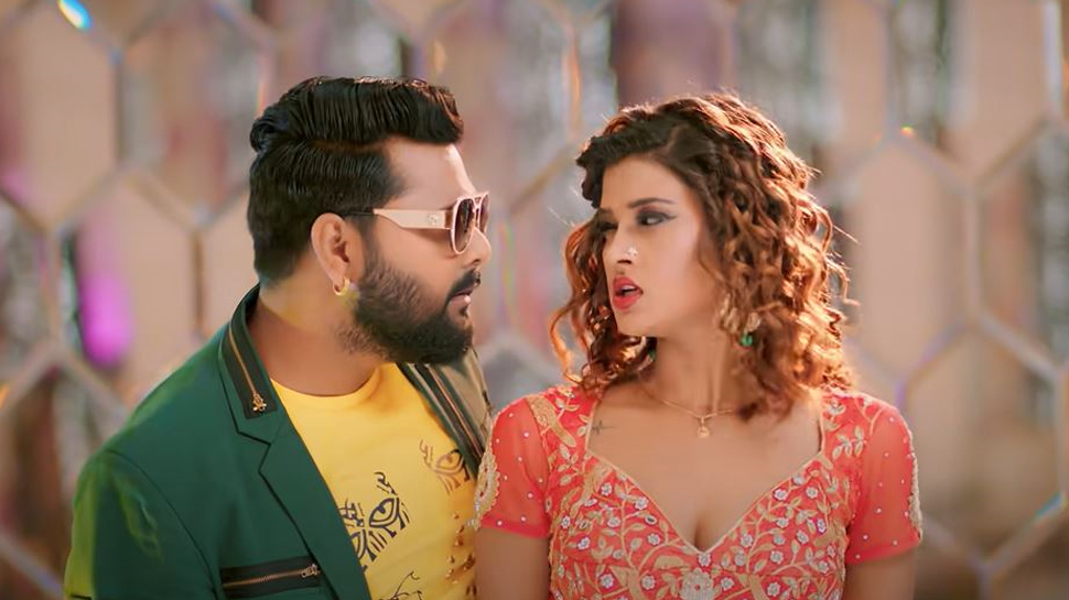 जानें कौन हैं सुसाइड करने वाली भोजपुरी एक्ट्रेस आकांक्षा, इन गानों में किया जबरदस्त डांस जानें कौन हैं सुसाइड करने वाली भोजपुरी एक्ट्रेस आकांक्षा, इन गानों में किया जबरदस्त डांस