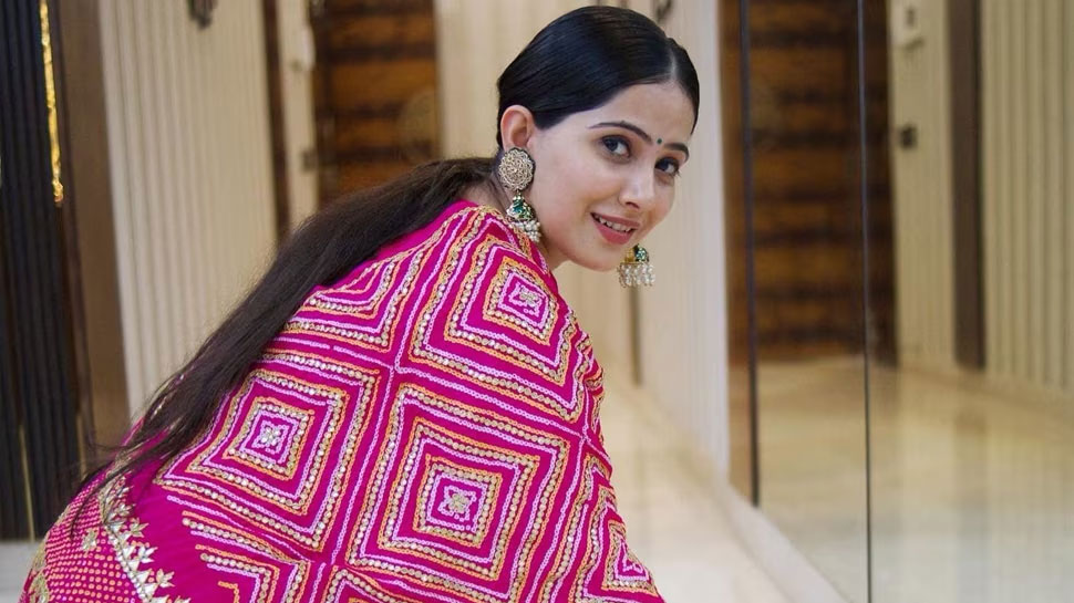 हर वीडियो-कथा पर लाखों व्यूज आते