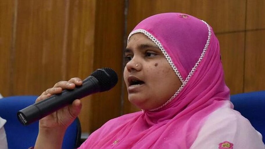 Bilkis Bano: SC ने गुजरात सरकार को दिया नोटिस, 11 दोषियों को रिहा करने पर लिया संज्ञान