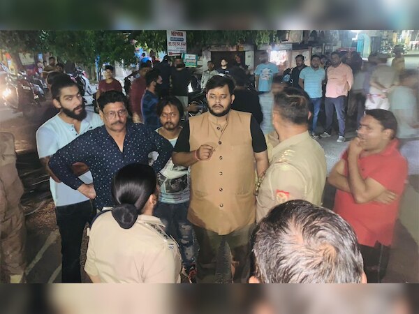 Moradabad: हिंदू संगठन के हंगामे के बाद बंद हुई तरावीह की नमाज़, पढ़िए- क्या बोली पुलिस और बजरंग दल