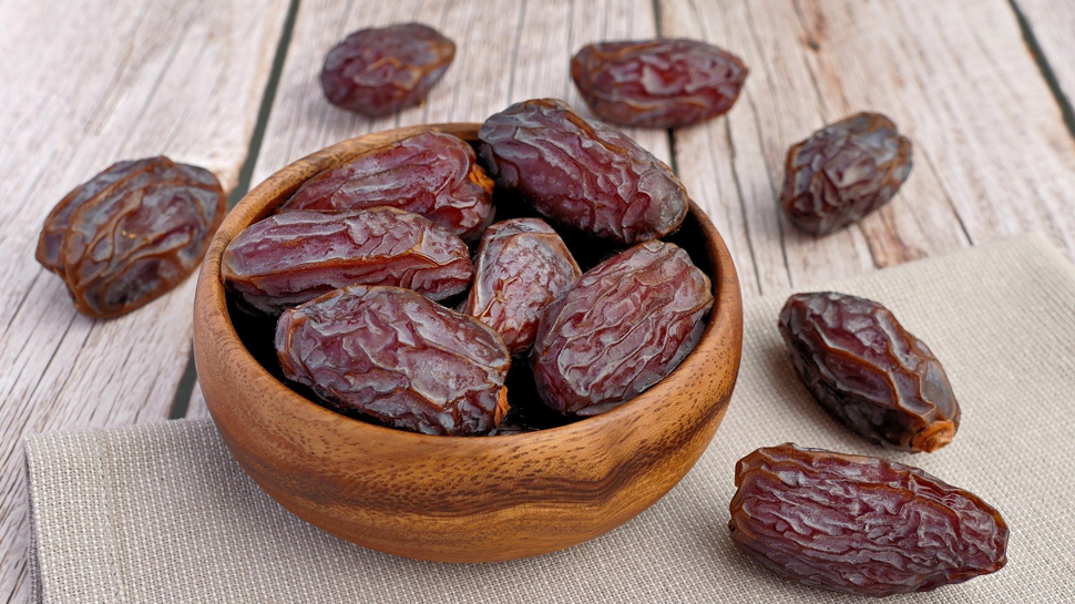 खजूर से रोजा खोलने पर क्यों दिया जाता है जोर; धार्मिक के साथ सेहत से भी जुड़ा है मामला खजूर से रोजा खोलने पर क्यों दिया जाता है जोर; धार्मिक के साथ सेहत से भी जुड़ा है मामला