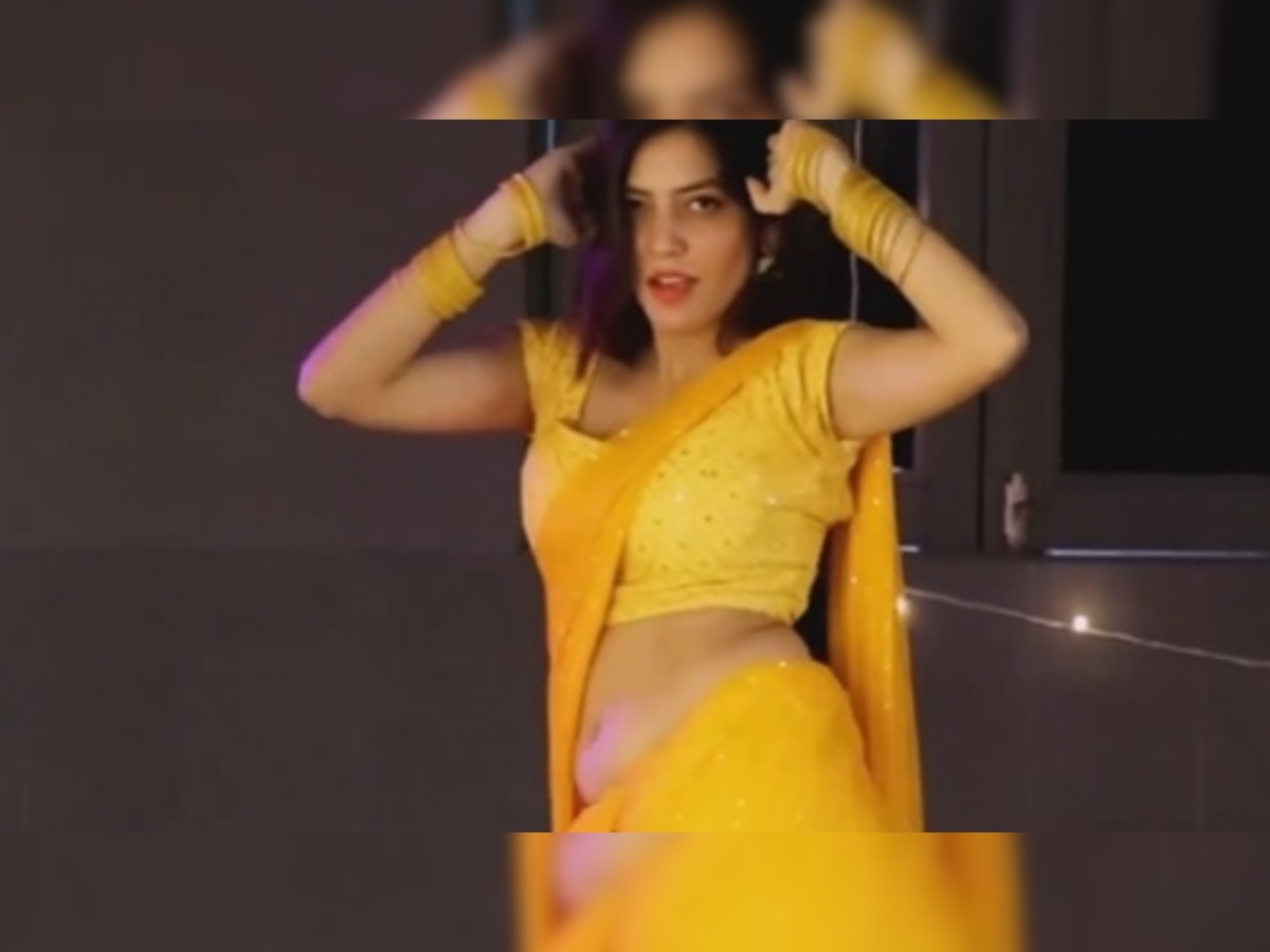 Bhabhi Dance Video: पीली साड़ी में भाभी ने लगाया हुस्न का तड़का, डांस से चुरा लिया लोगों का दिल