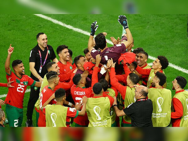 वेटर ने इस्लाम और मुस्लिम देश की टीम को लेकर बोले आपत्तिजनक शब्द, टीम ने दिया इस्लाम का खास संदेश