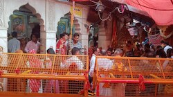 Navratri: दुर्गा अष्टमी पर कालकाजी मंदिर में उमड़ा श्रद्धालुओं का हुजूम