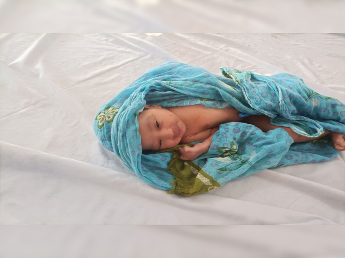 अष्टमी के दिन अलवर में हुआ चमत्कार, 40 फीट गहरे कुएं में मिली नवजात बच्ची