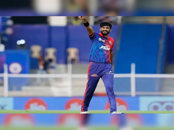 Khaleel Ahmed Emotional: खेलने के लिए कभी बेल्ट से पड़ती थी मार, इस मैच ने बदल दिया जीवन