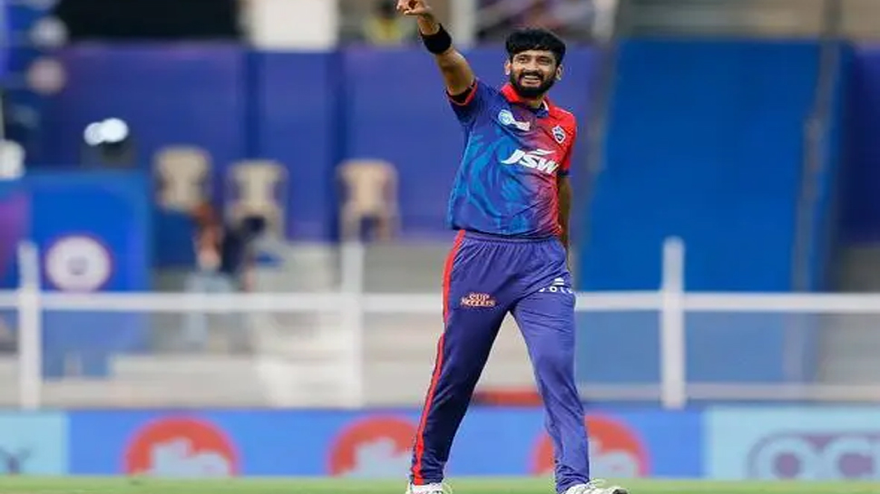 Khaleel Ahmed Emotional: खेलने के लिए कभी बेल्ट से पड़ती थी मार, इस मैच ने बदल दिया जीवन Khaleel Ahmed Emotional: खेलने के लिए कभी बेल्ट से पड़ती थी मार, इस मैच ने बदल दिया जीवन