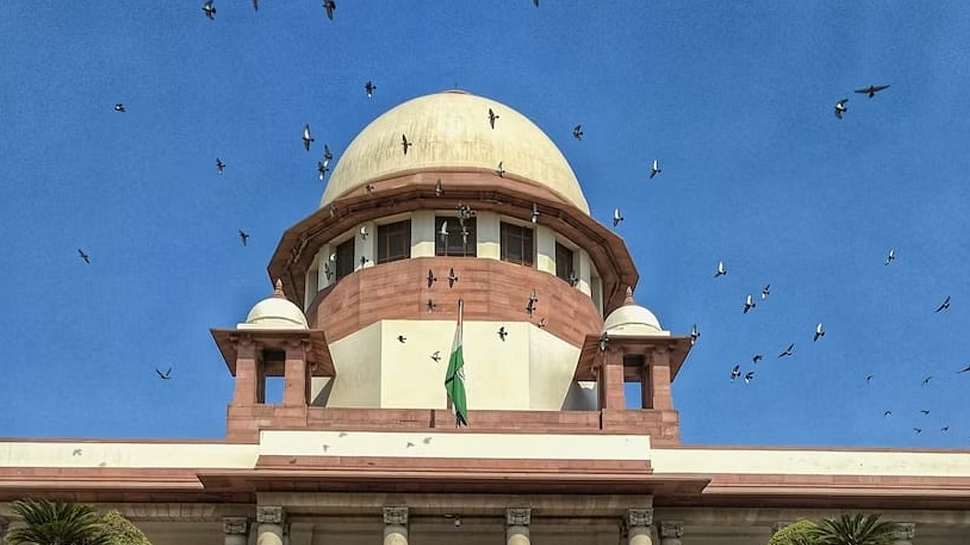 नफरत फैलाने वाले भाषणों पर सख्त हुआ सुप्रीम कोर्ट, सरकार से मांगा कार्रवाई का हिसाब नफरत फैलाने वाले भाषणों पर सख्त हुआ सुप्रीम कोर्ट, सरकार से मांगा कार्रवाई का हिसाब