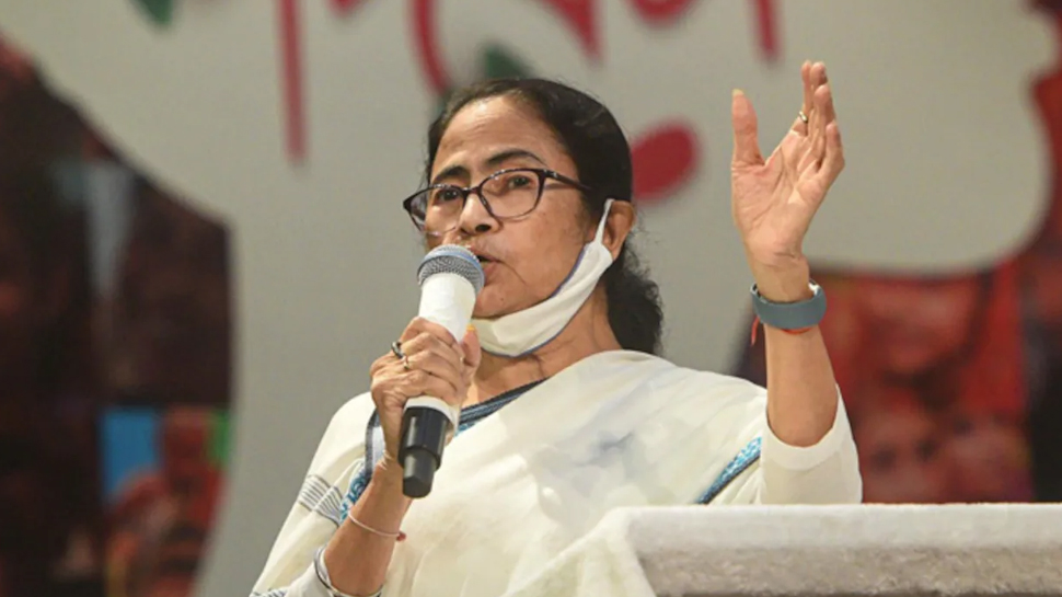 राष्ट्रगान ‘अपमान’ मामला: अदातल ने ममता बनर्जी को राहत देने से किया इनकार राष्ट्रगान ‘अपमान’ मामला: अदातल ने ममता बनर्जी को राहत देने से किया इनकार